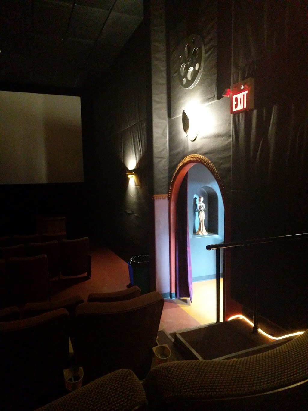 Silver Cinema HMG | Herbert St, Gananoque, ON K7G 2Y7, Canada | Phone: (613) 382-7266