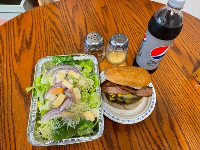 Doogies Kitchen | 2958 Henderson Hwy, East Saint Paul, MB R2E 0C6, Canada | Phone: (204) 615-6780