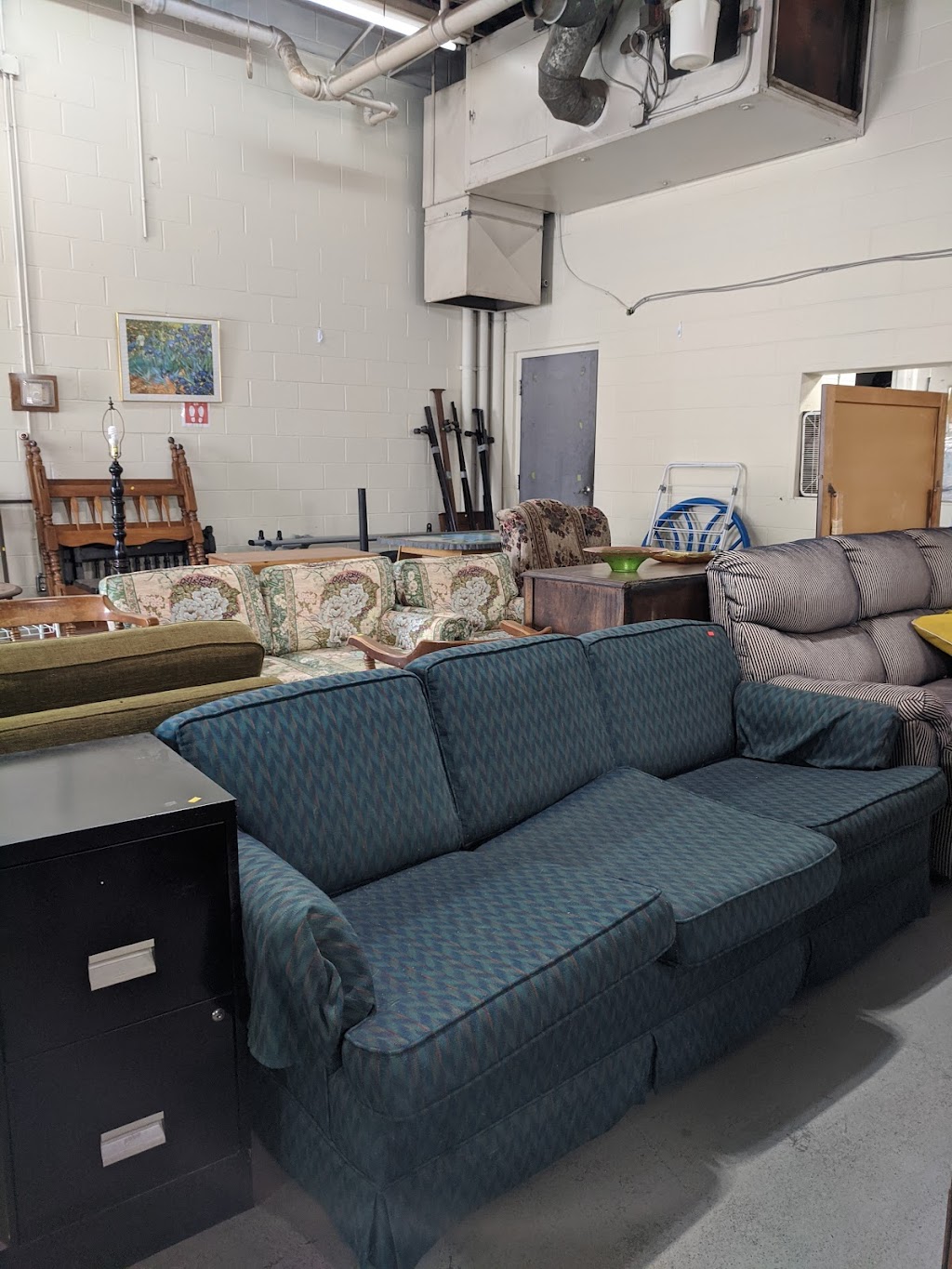 Thrift Warehouse Bancroft | 141 Hastings St N, Bancroft, ON K0L 1C0, Canada | Phone: (844) 847-4382