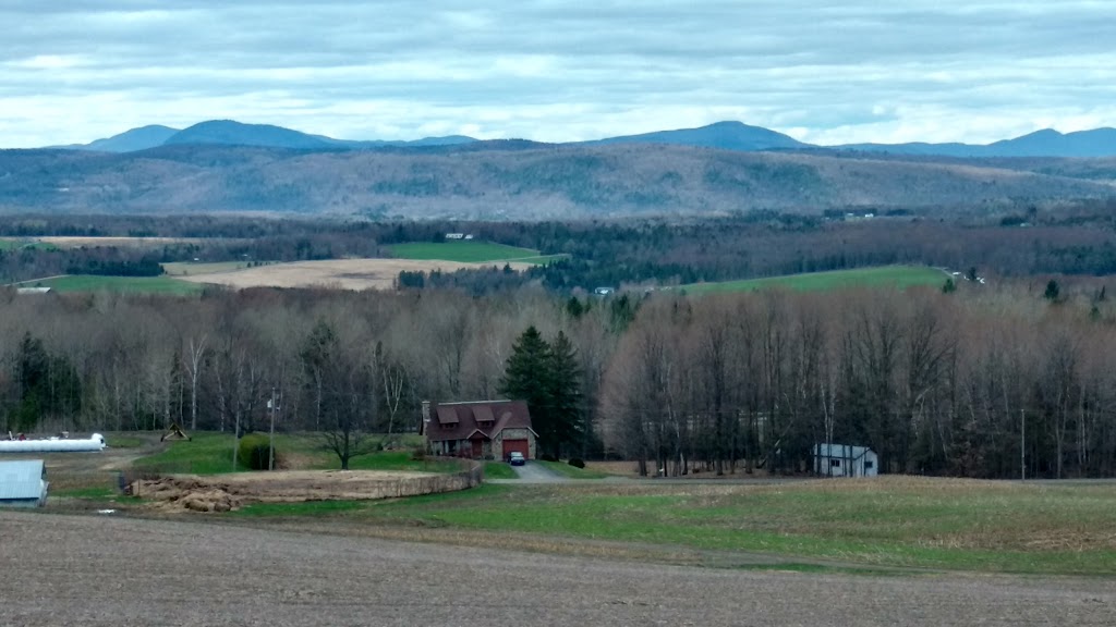 M Grenier & Fils Ferme Inc | 2635 Chem. Grenier, Stanstead, QC J0B 3E0, Canada | Phone: (819) 876-5966