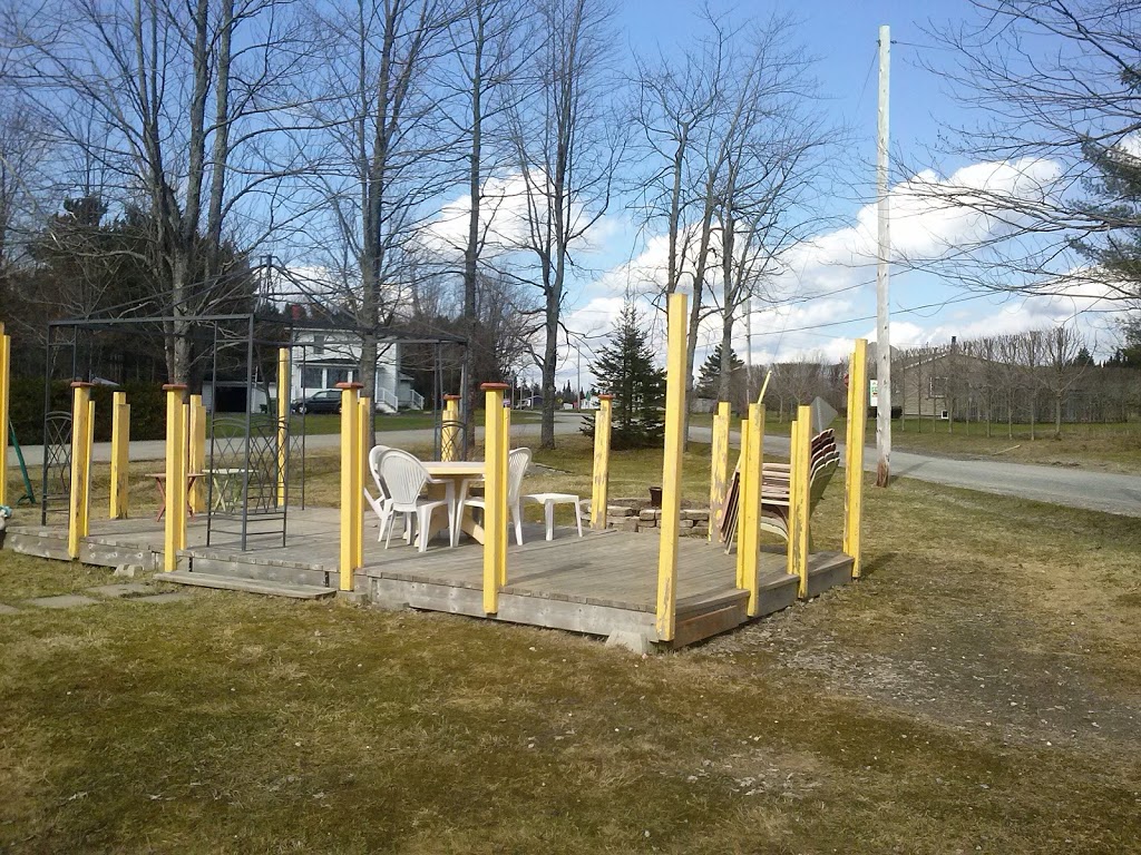 Saints-Martyrs-Canadiens | 13 Chemin du Village, Saints-Martyrs-Canadiens, QC G0P 1A1, Canada | Phone: (819) 344-5171