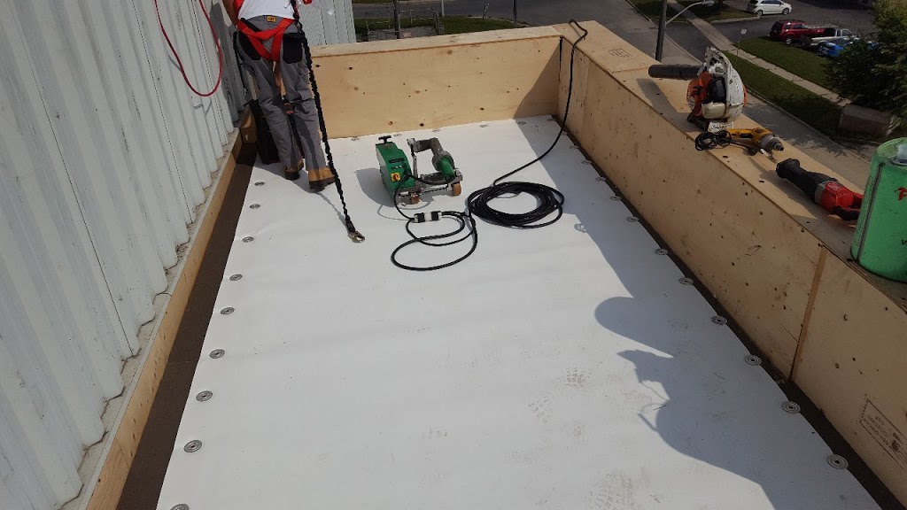 Flatz Roofing | 157 Elliott St, Oshawa, ON L1J 2A9, Canada | Phone: (416) 434-1090