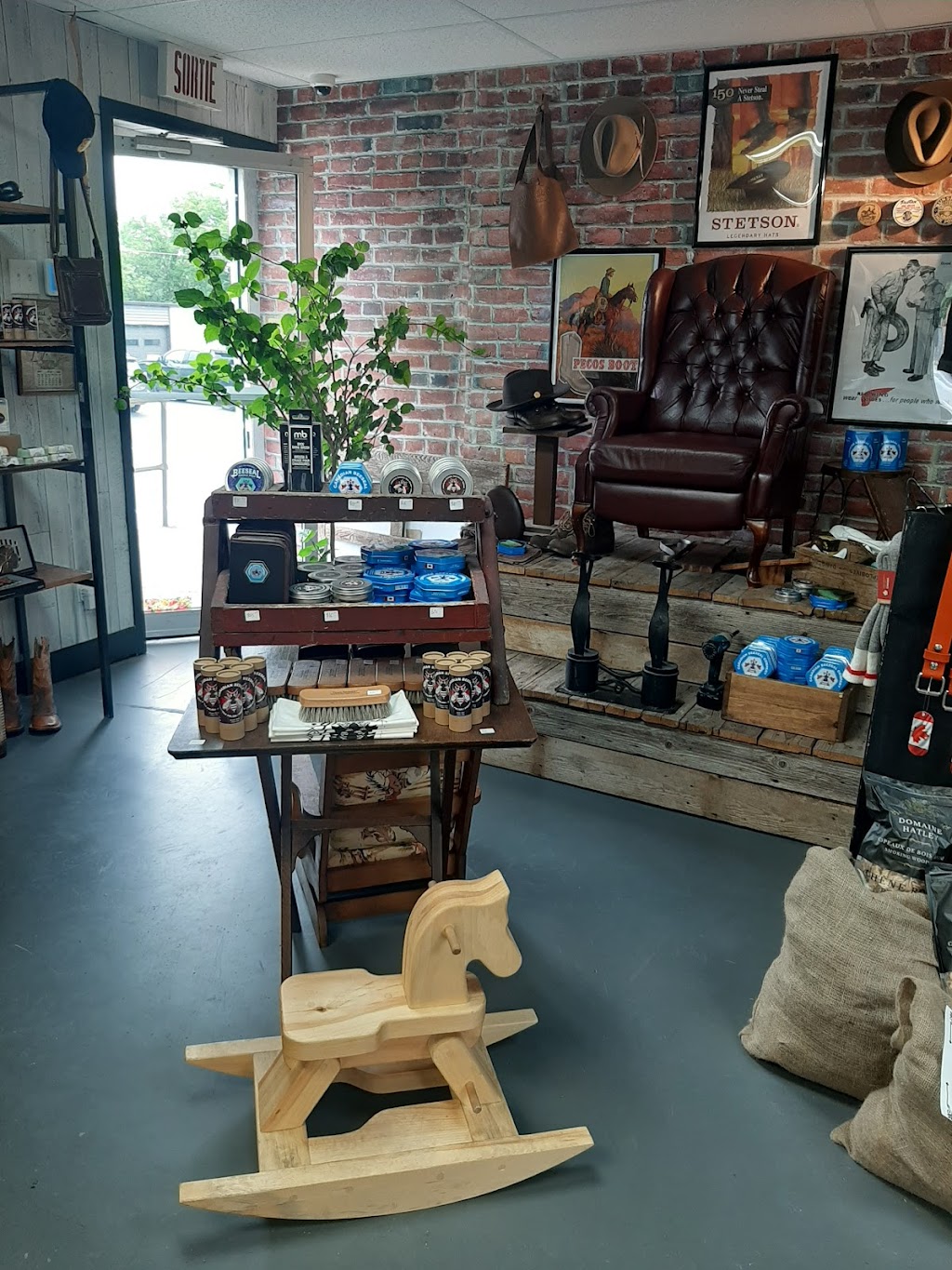 Canadian Beeseal Boutique | 3818 Rue Principale, Dunham, QC J0E 1M0, Canada | Phone: (450) 295-1212