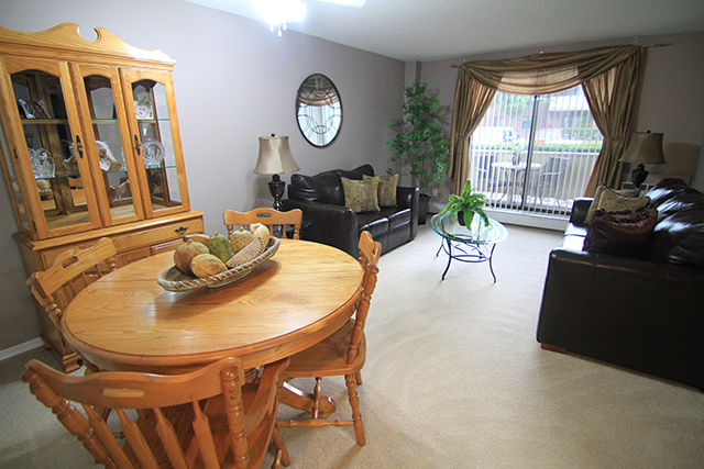 Chestnut Court | 278 Chestnut St, St Thomas, ON N5R 5P4, Canada | Phone: (519) 633-7940