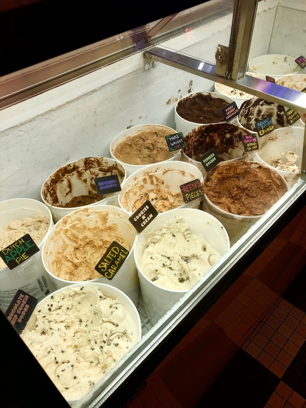The Big Chill | 566 College St, Toronto, ON M6G 1A1, Canada | Phone: (416) 960-2455