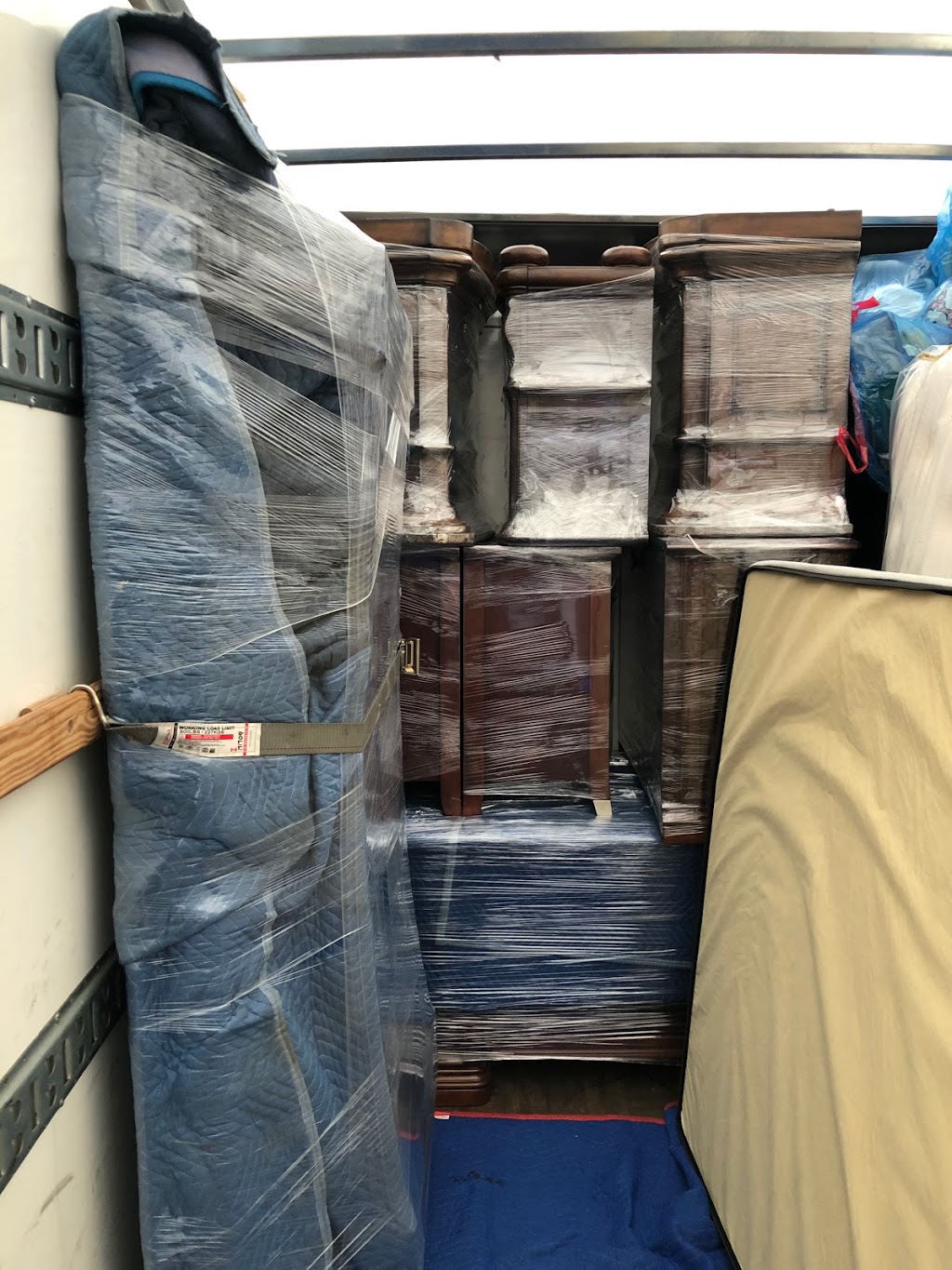 TouchWood Movers Richmond Hill | 255 Shaftsbury Ave Unit 26, Richmond Hill, ON L4C 0L9, Canada | Phone: (647) 277-3011
