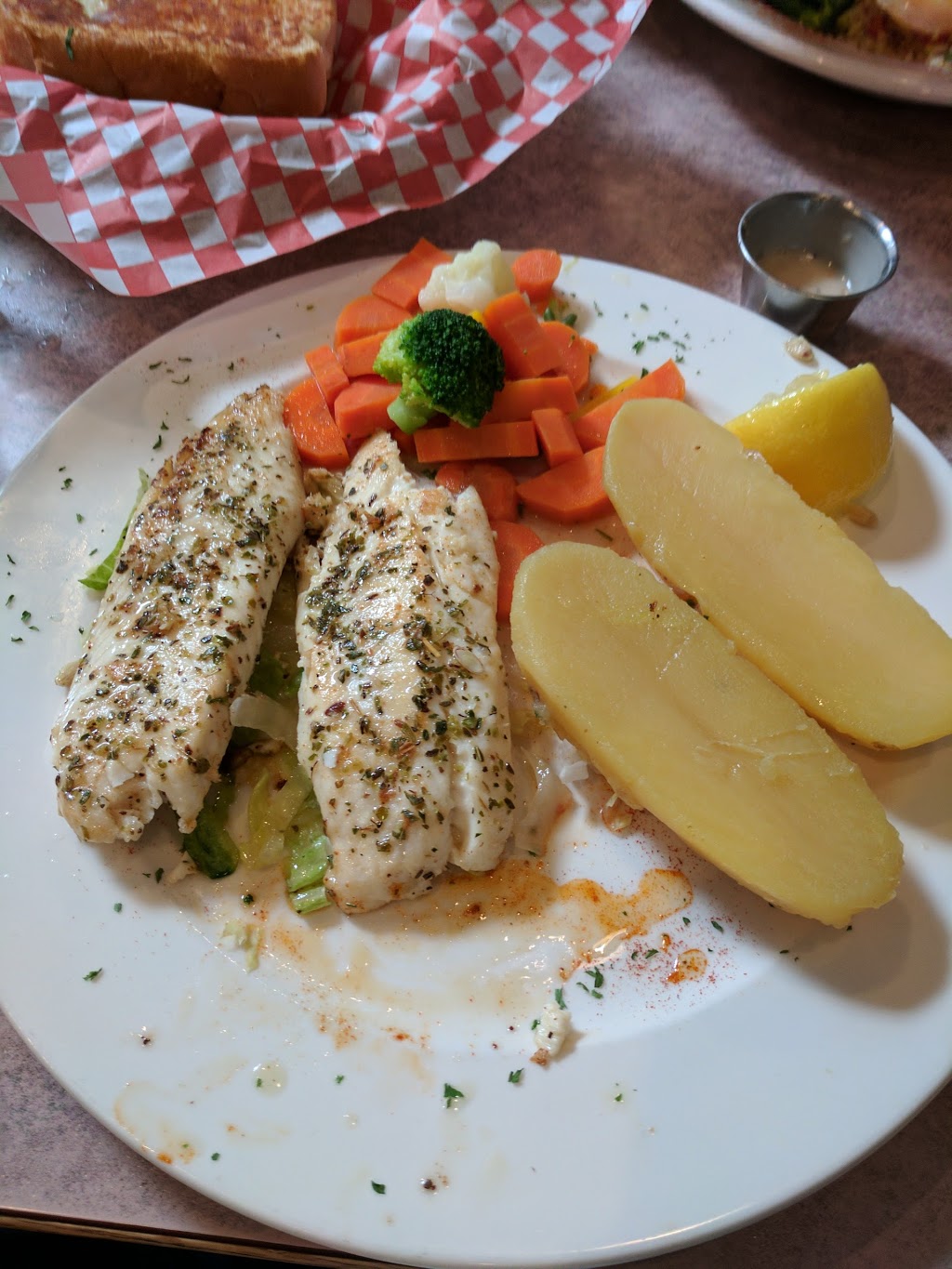 Sardinia Family Restaurant | 1620 Idylwyld Dr N, Saskatoon, SK S7L 6W6, Canada | Phone: (306) 934-6634
