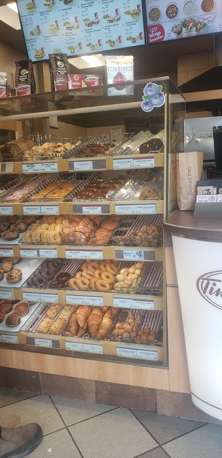Tim Hortons | 435 Browns Line, Etobicoke, ON M8W 3V1, Canada | Phone: (416) 259-2851