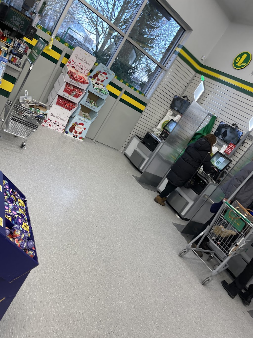 Dollarama | 5751 Marine Way, Burnaby, BC V5J 0A6, Canada | Phone: (604) 437-0150