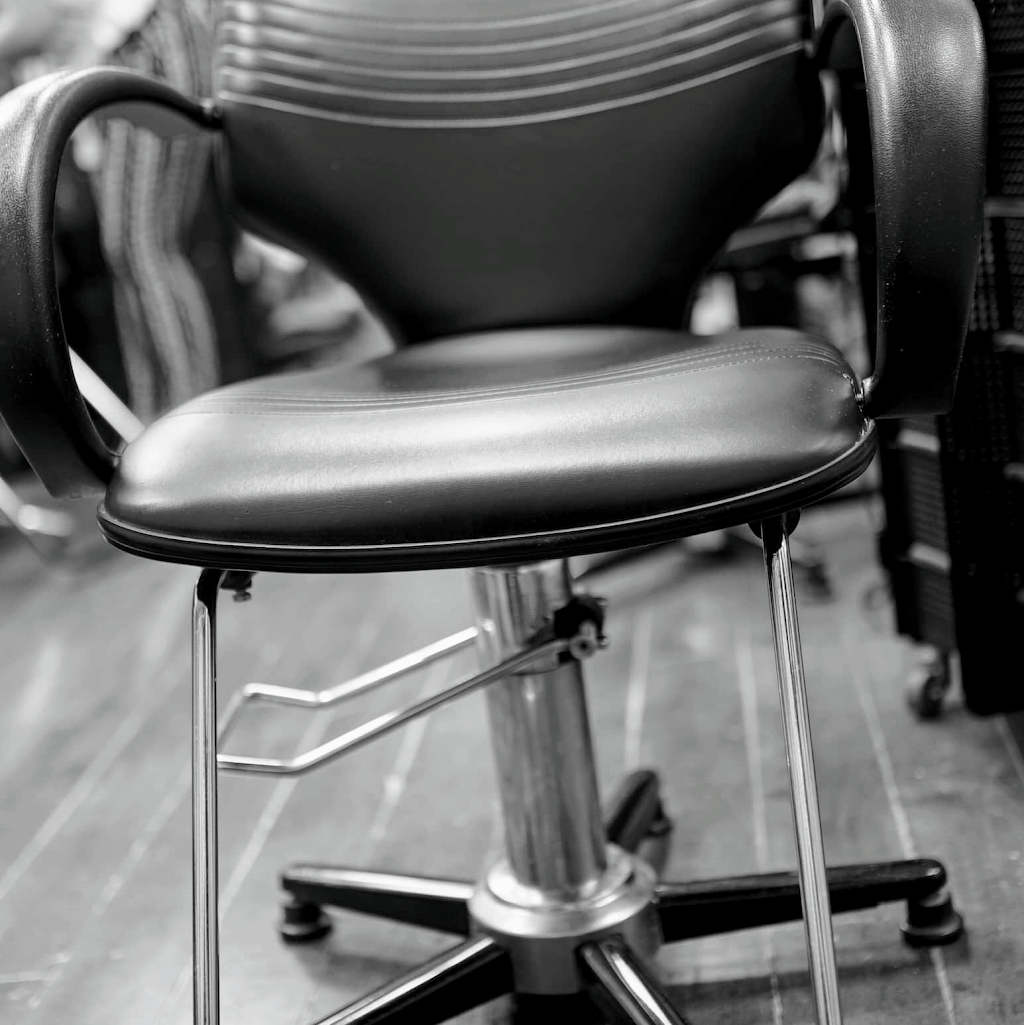 Newlook hairlounge | 2480 Eglinton Ave E, Scarborough, ON M1K 1R4, Canada | Phone: (416) 267-4864
