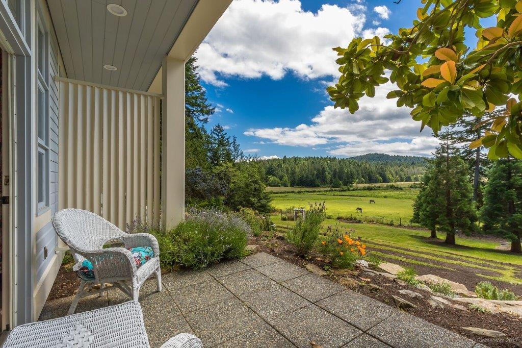 Woodstone Manor | 743 Georgeson Bay Rd, Galiano Island, BC V0N 1P0, Canada | Phone: (604) 374-0192