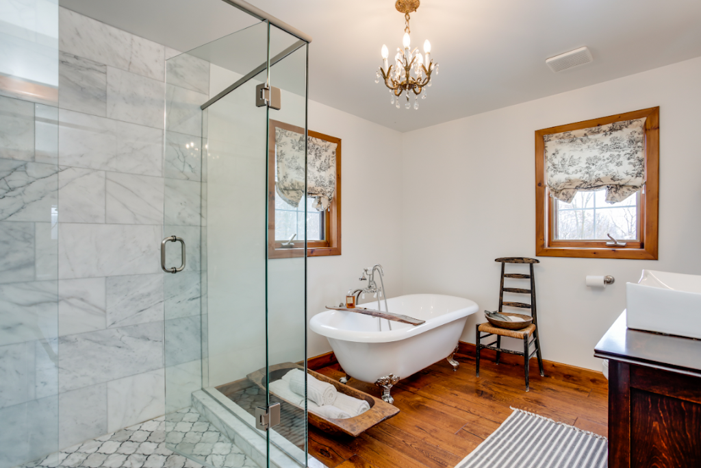 The Tiny Host Co. | 732 Ste Marie St, Collingwood, ON L9Y 4T5, Canada | Phone: (705) 606-0170