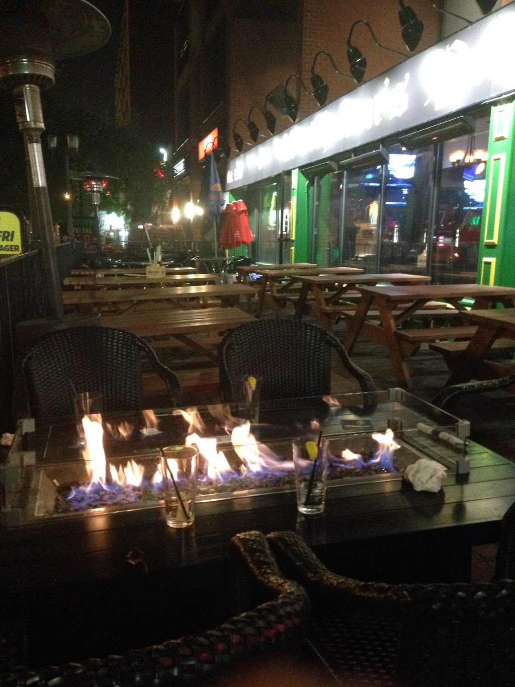 Watchmans Pub& Eatery | 1109 17 Ave SW, Calgary, AB T2T 5R9, Canada | Phone: (403) 245-8888