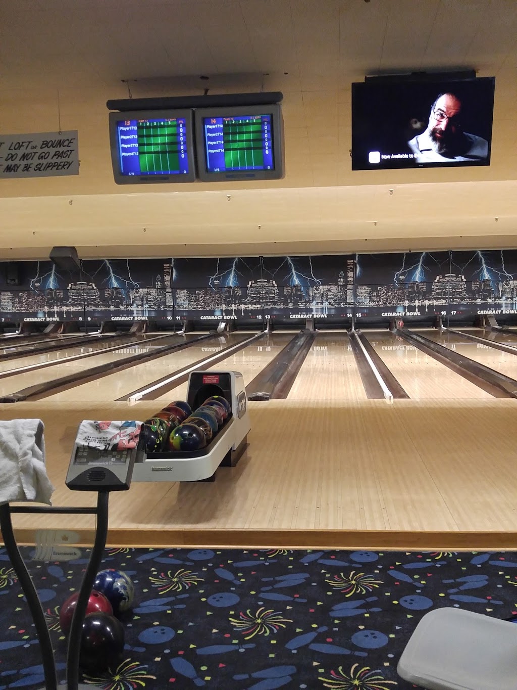Cataract Bowl | 7906 Lundys Ln, Niagara Falls, ON L2H 1H1, Canada | Phone: (905) 354-9733