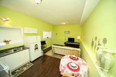 Squamish Highlands Bed & Breakfast | 1012 Glacier View Dr, Garibaldi Highlands, BC V0N 1T0, Canada | Phone: (604) 898-1018