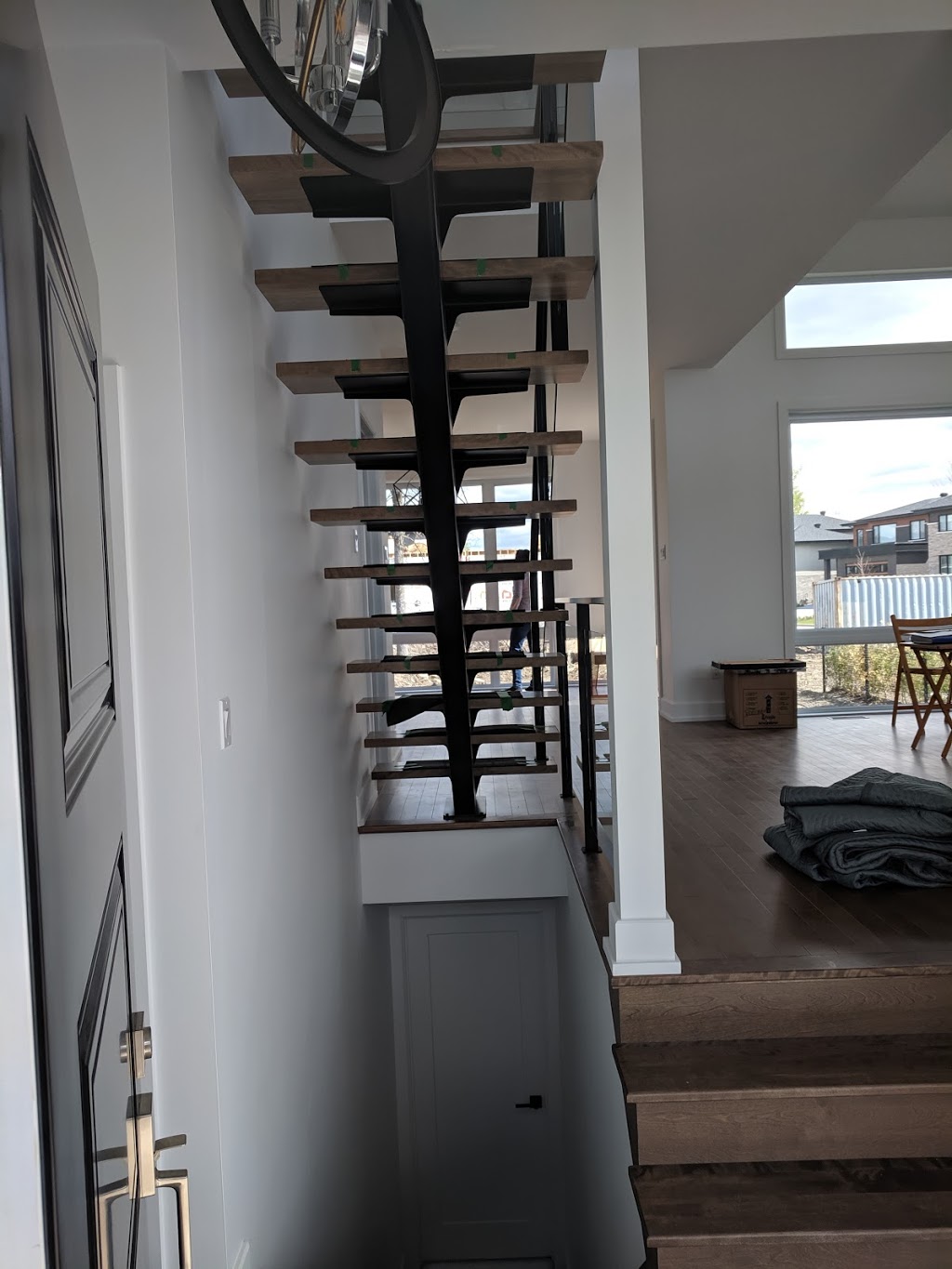 Escaliers Novo Step - Escalier dintérieur Rive-Sud, Montérégie | 6270 Boulevard Chevrier bureau 306, Brossard, QC J4Z 0M1, Canada | Phone: (450) 775-0751