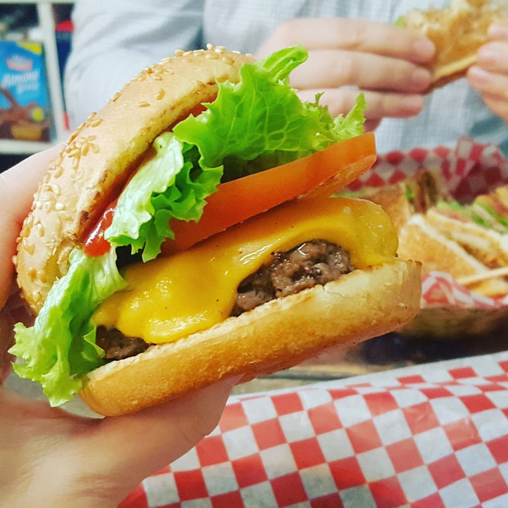 Dépanneur Le Pick Up | 7032 Rue Waverly, Montréal, QC H2S 3J2, Canada | Phone: (514) 271-8011