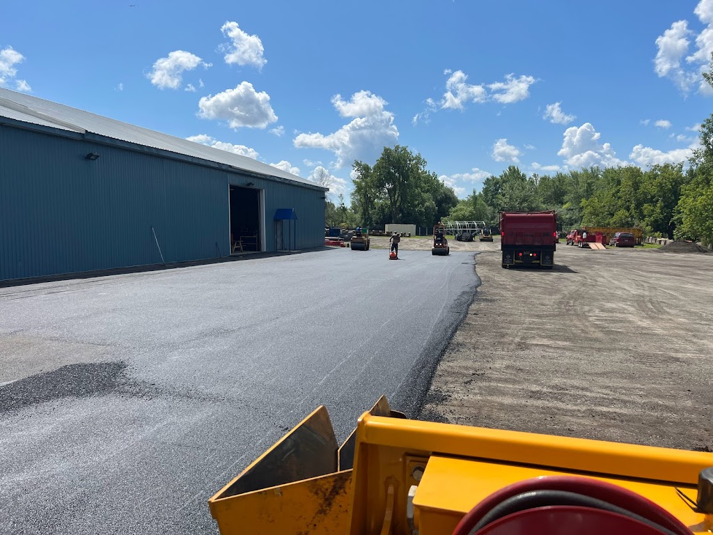 Duvernay Asphalte Et Transport | 2178 Pl. de Melbourne, Laval, QC H7M 3A3, Canada | Phone: (450) 667-9842