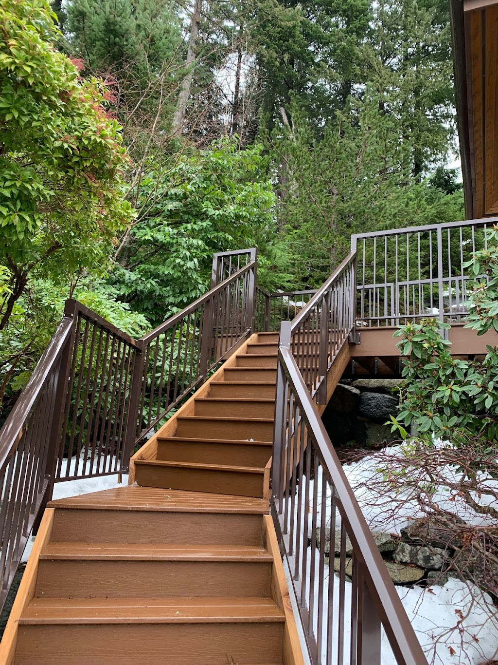 Whitefox Deck and Railing Company | point of interest | 3276 Mamquam Rd unit 2, Squamish, BC V8B 0S6, Canada | 6042133510 OR +1 604-213-3510