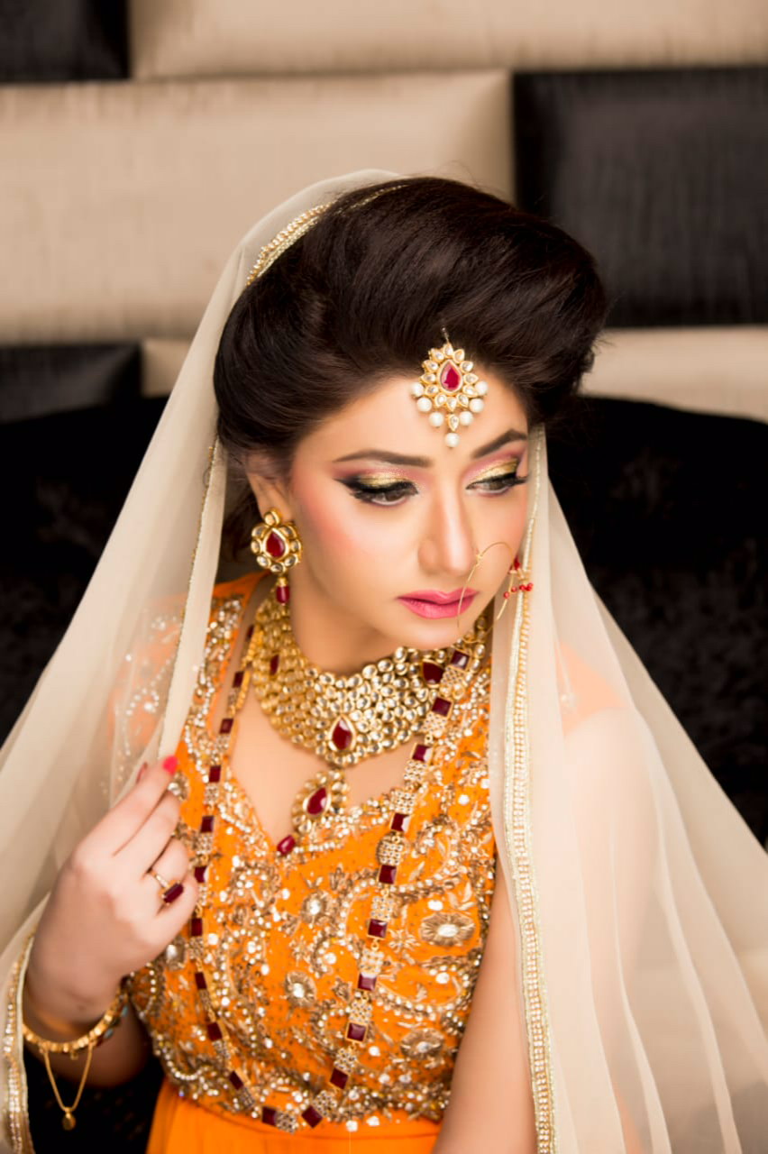 BM Looks By Beenish Maroof | 5651 Raleigh St, Mississauga, ON L5M 7E4, Canada | Phone: (647) 916-1948