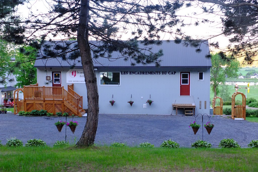 Encadrements Du Cap Inc(Les) | 144 Route 362, Baie-Saint-Paul, QC G3Z 1R3, Canada | Phone: (418) 435-3696