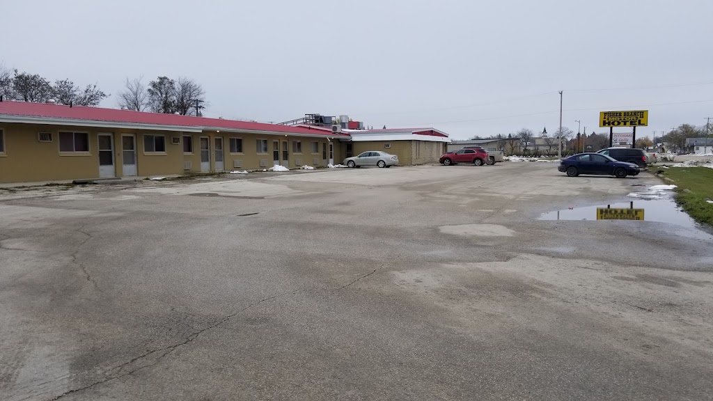 Fisher Branch Motor Hotel | 25 Tache St, Fisher Branch, MB R0C 0Z0, Canada | Phone: (204) 372-6351