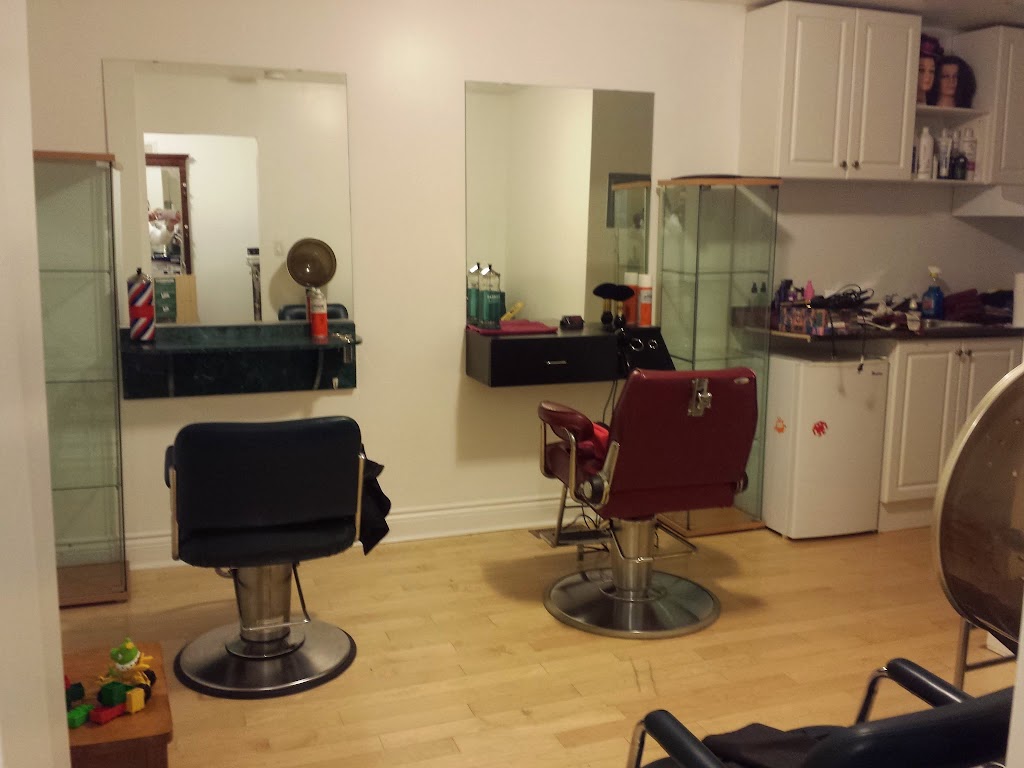 Hairs Hapnan | 36 Mary St W, Huntsville, ON P1H 1V3, Canada | Phone: (705) 571-1683