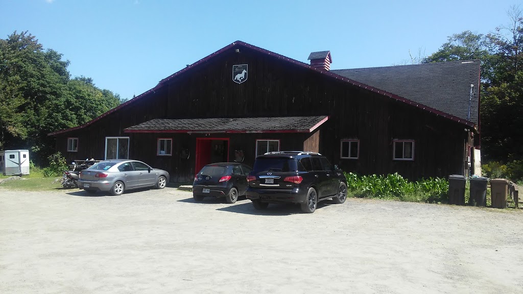 Les Écuries Du Chantecler | 1815 Rue du Mont Blanc, Sainte-Adèle, QC J8B 2Z8, Canada | Phone: (450) 229-7700