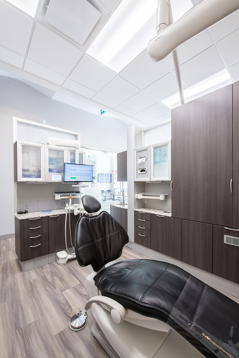 Edgemont Dental Clinic | dentist | 20036 Lessard Rd NW, Edmonton, AB T6M 0T9, Canada | 7807617070 OR +1 780-761-7070