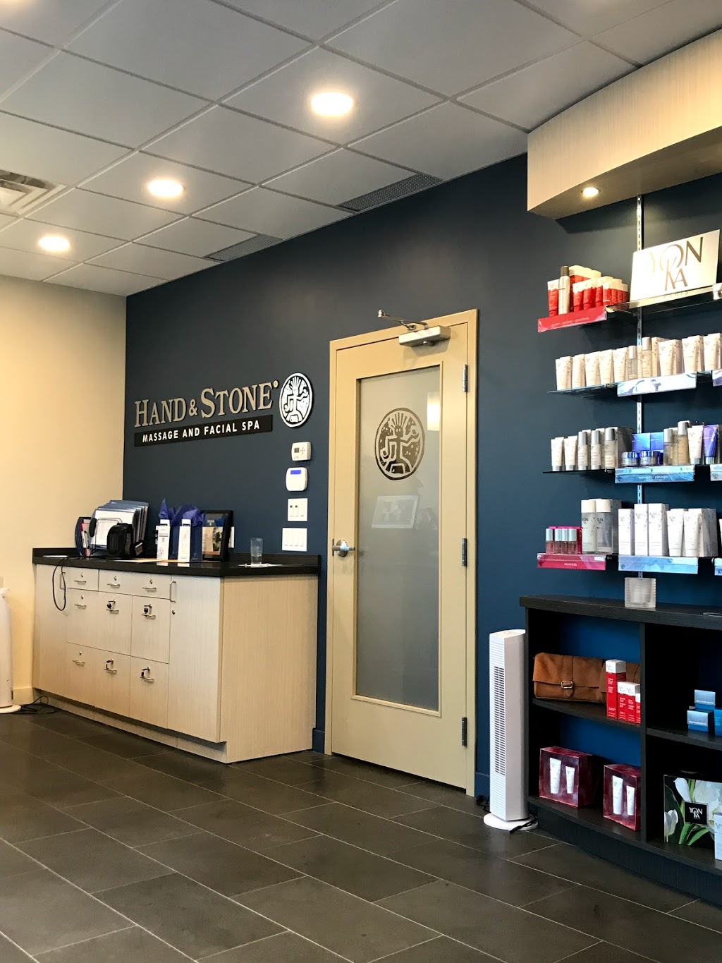 Hand & Stone Massage and Facial Spa - Toronto Beaches | 974 Kingston Rd, Toronto, ON M4E 1S9, Canada | Phone: (416) 901-8626