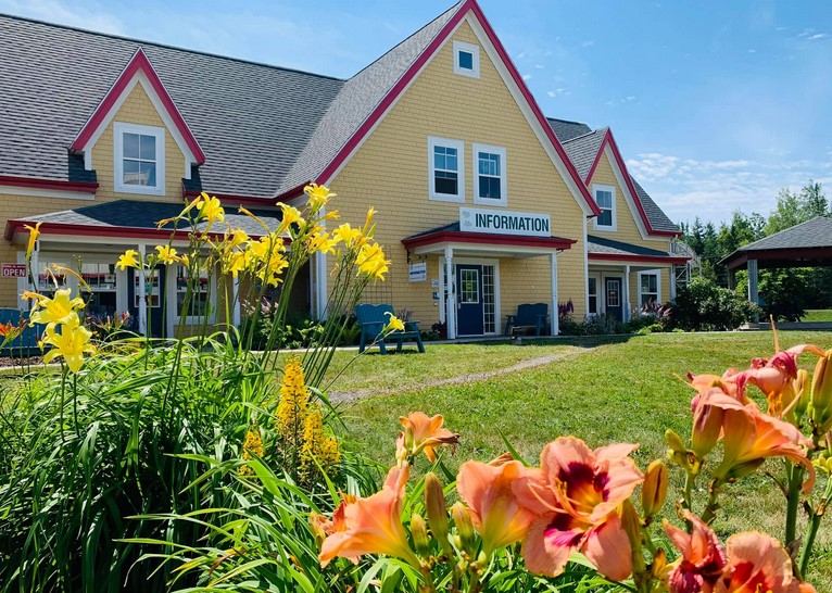 Wood Islands Market | 13056 Shore Rd, Wood Islands, PE C0A 1R0, Canada | Phone: (902) 962-3761