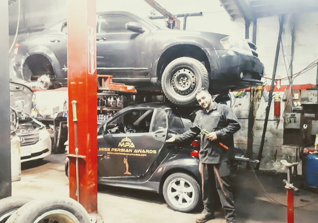 Haaz auto repair | 220 Mulock Dr, Newmarket, ON L3Y 9B7, Canada | Phone: (905) 836-9010