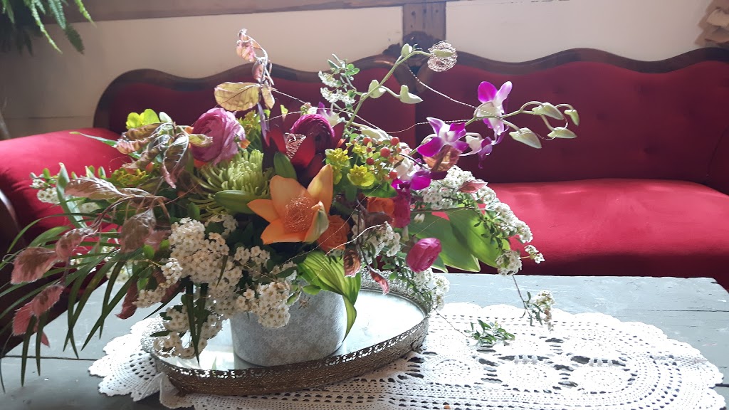 Red Barn Florals | 29171 Sharrow Rd, Thamesville, ON N0P 2K0, Canada | Phone: (519) 692-9149