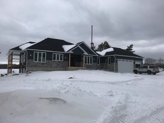 Deluxe Eavestrough | 128 Wasaga Sands Dr, Wasaga Beach, ON L9Z 1H9, Canada | Phone: (705) 331-2346