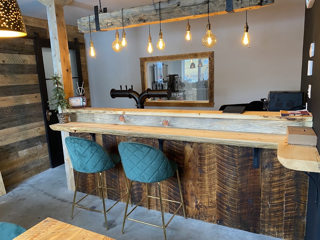 Chasse Gardée - Microbrasserie | 64-C Rue Principale Nord, entrée via, Rue Lèvesque, Sacré-Coeur, QC G0T 1Y0, Canada | Phone: (581) 234-8297