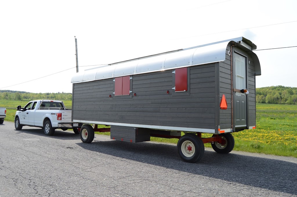 atelier FRANCOIS BEROUD WAGON | 521 Rue le Breton, Longueuil, QC J4G 1R9, Canada | Phone: (514) 973-5140