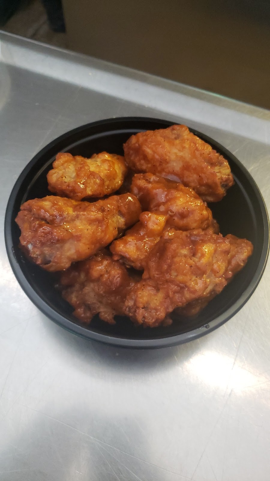 Ams Pizza & Wings - Appus Bistro | 162 Main St, Toronto, ON M4E 2V8, Canada | Phone: (416) 800-0823