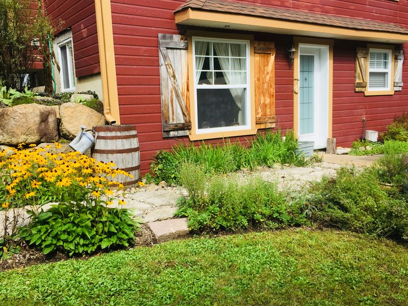Massothérapie & Yoga Stéphanie Poirier | 46 Chemin des Prés, Saint-Hippolyte, QC J8A 0A2, Canada | Phone: (514) 743-5110