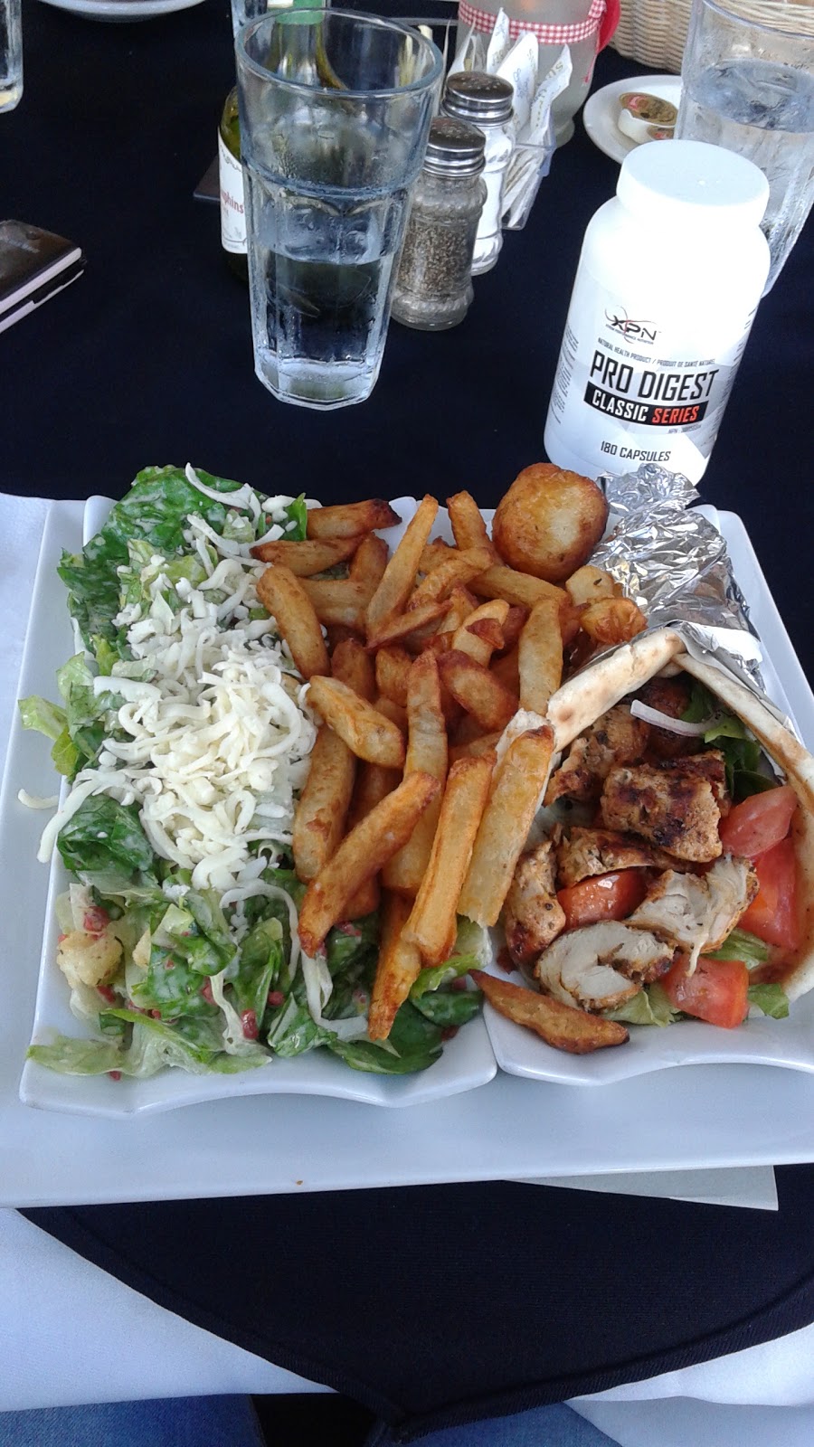 Restaurant El Greco | 730 Boulevard Saint Laurent O, Louiseville, QC J5V 1L1, Canada | Phone: (819) 228-2141