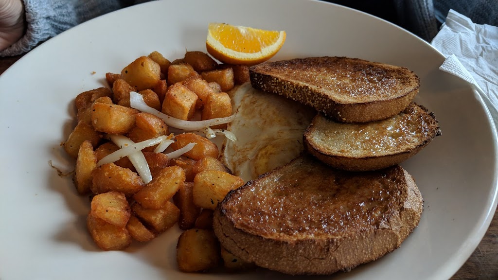 Royals Restaurant | 6152 Perth St, Richmond, ON K0A 2Z0, Canada | Phone: (613) 838-2222