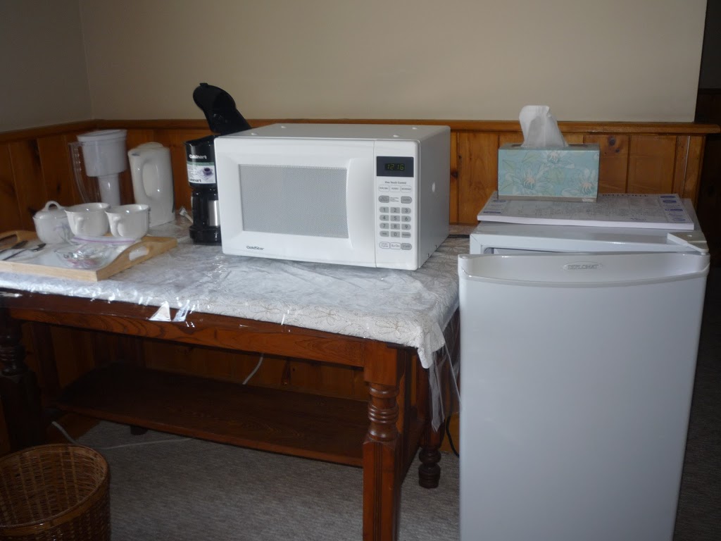 Place Victoria Place Bed & Breakfast | 156 Victoria Ave, Belleville, ON K8N 2B4, Canada | Phone: (613) 967-8560