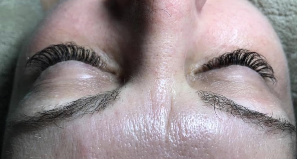 Fab-U-Lash | 7 Horsfield Dr, Barrie, ON L4N 7X6, Canada | Phone: (705) 305-5364
