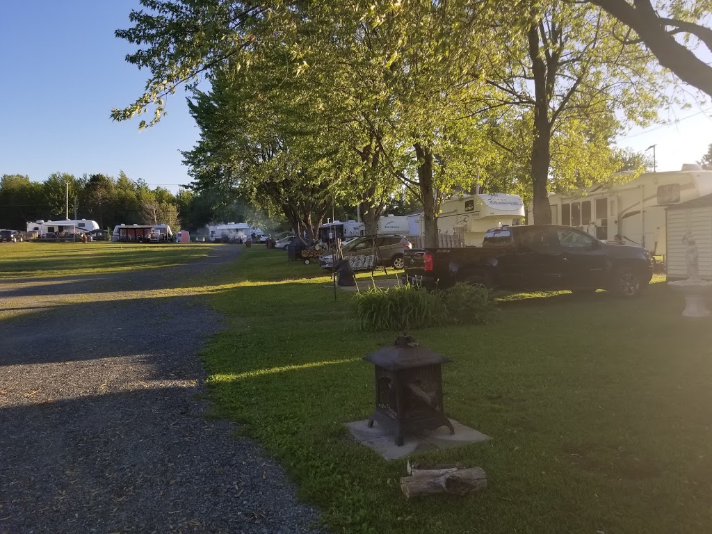 Camping APCD Drummondville (Centre plein air) | 4938 Boulevard Allard, Saint-Nicéphore, QC J2A 2S3, Canada | Phone: (819) 477-0389