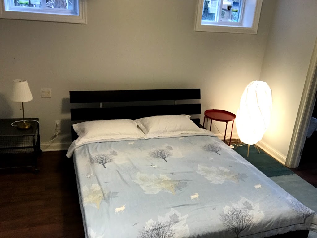 Eglinton Homestay | 51 Fairleigh Crescent, Toronto, ON M6C 3S1, Canada | Phone: (647) 468-2846
