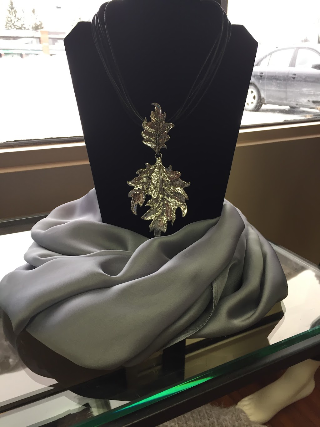 Giftys Custom Tailor, Alterations & Dry Cleaning | 2003 St Joseph Blvd, Orléans, ON K1C 1E5, Canada | Phone: (613) 424-6575
