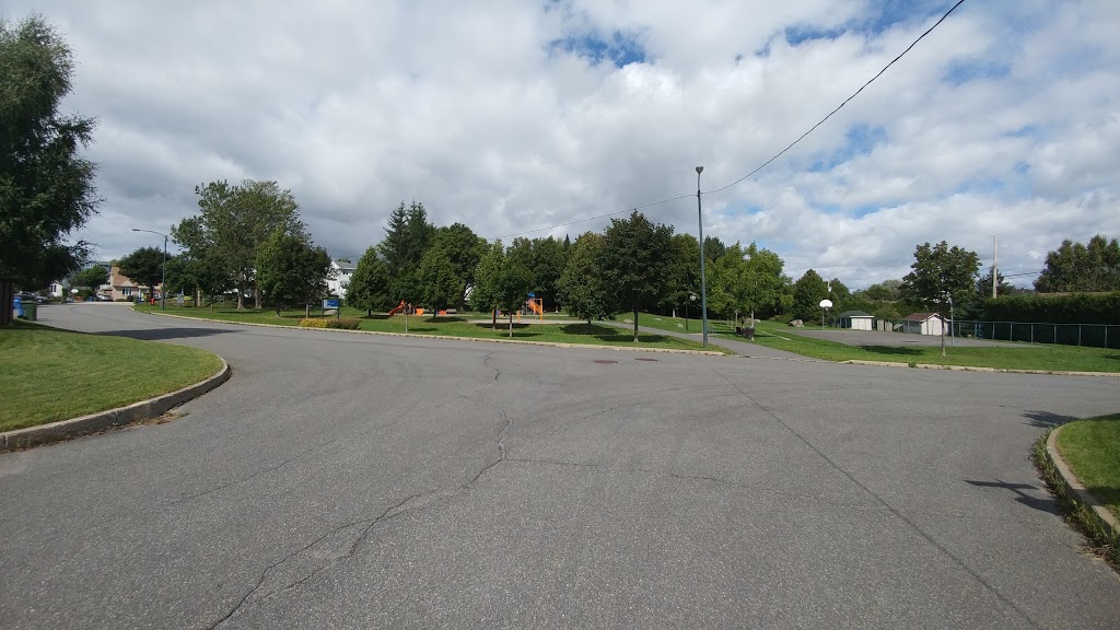 Parc de la Joie-de-Vivre | 1545 Rue du Loriot, Saint-Émile, QC G3E, Canada | Phone: (418) 641-6007