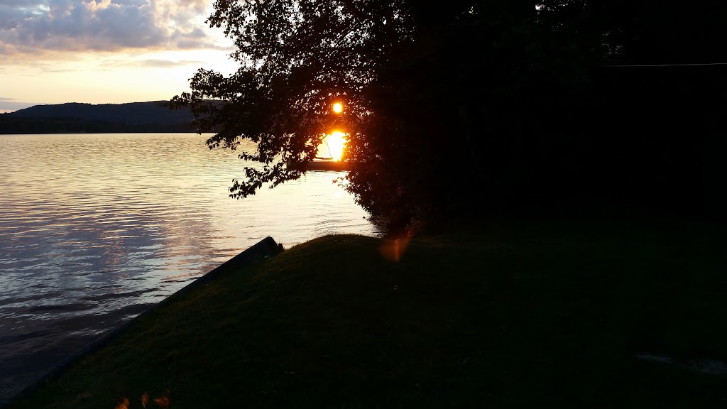Powder Horn Lodge & Cabins | 545 Beach Rd, Pittsburg, NH 03592, USA | Phone: (603) 538-6300