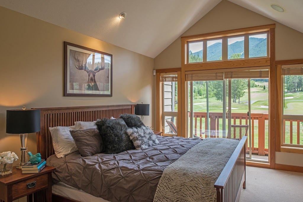 Lone Wolf Chalet | 1856 Greywolf Dr, Panorama, BC V0A 1T0, Canada | Phone: (403) 812-1688