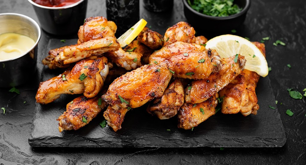 Bistro Bar 321 | 160 Rue Principale, Chénéville, QC J0V 1E0, Canada | Phone: (819) 428-3044