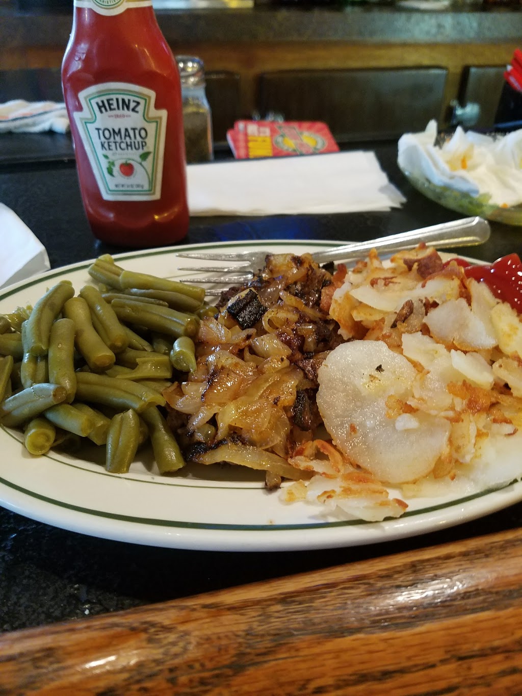 Pioneer Bar & Restaurant | 5600 Lapeer Rd, Smiths Creek, MI 48074, USA | Phone: (810) 984-1635